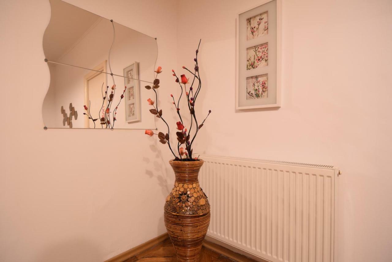 Resedinta Lui Calin - Downtown Park Cismigiu Apartment Bucharest Luaran gambar